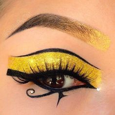 Egyptian Make Up, Egyptian Eye Makeup, Cleopatra Makeup, Starověký Egypt, Egyptian Eye, House Of Lashes, Glitter Eye, Stage Makeup