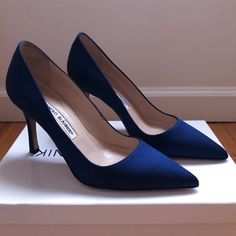 Brand New In Box Manolo Blahnik Bb 105mm High Heel Pump Color: Navy Satin Size: 36 Beautiful Satin Pumps With Dust Bag And Box. Leather Interior And Sole. Snag On Righthand Backside Of The Right Shoe. Made In Italy. 100% Authentic. No Trades. Classic Blue Heels With 4-inch Heel, Classic Blue Round Toe Heels, Fitted Blue Heels With Removable Insole, Blue Fitted Heels For Gala, Elegant Blue Wedding Shoes For Evening, Designer Blue Heels For Wedding, Elegant Blue Pointed Toe Wedding Shoes, Elegant Blue Closed Toe Wedding Shoes, Formal Fitted Blue Heels