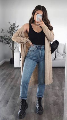 Combat Boot Outfit, Look Grunge, Chique Outfits, Cold Outfits, Outfit Jeans, Elegante Casual, Causual Outfits, Cute Simple Outfits, Outfit Inspo Fall