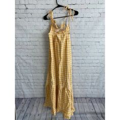 Girl And The Sun Women's Gingham Dress Mustard Blush Size 2. Condition : Good Pre-Owned Condition. No Stains, Rips, Or Tears. Measurements: Size: 2 Pit To Pit: 16” Length 52” (Collar To Bottom Hem) -Measurements Are Approximate, Please Measure And Check Your Favorite Items At Home To Estimate Fit. -Items Typically Ship Next Business Day Spring Gingham Sundress With Ruffles, Gingham Dresses For Summer Daywear, Gingham Dress For Summer Daywear, Spring Beach Dress In Gingham, Spring Beach Gingham Dresses, Spring Beach Dresses In Gingham, Spring Gingham Cotton Sundress, Spring Gingham Sundress For Brunch, Gingham Sundress For Spring