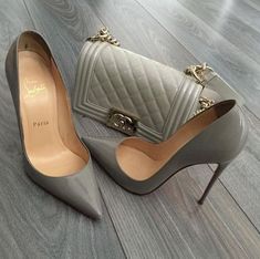 Hak Tinggi, High Heels Classy, Heels Classy, Gorgeous Shoes, Fabulous Shoes, Crazy Shoes, Shoe Obsession, My Shoes, Christian Louboutin Shoes