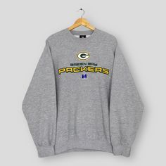 Vintage Green Bay Packers NFL Boxy Sweatshirt XLarge 90s Green Bay Packers Embroidered Sweater Packers American Football Crewneck Size XL Football Crewneck, Nfl Packers, Birthday List, Embroidered Sweater, Green Bay Packers, Vintage Sweatshirt, Used Clothing, American Football, Green Bay