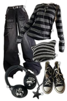 Grunge Outfits School Appropriate, Stile Grunge Outfit, Witchy Grunge Outfits, 2000 Emo Fashion, Dark Indie Outfits, Korean Aesthetic Style, Soft Grunge Style, Korean Grunge, Clothes Alt