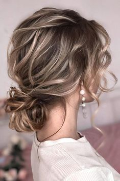 Bride Hairstyles Updo Fine Hair, Messy Low Bun Wedding Short Hair, Messy Hair Wedding, Snacks For Supper, Updos For Medium Length Hair Wedding Mothers, Low Bun Wedding Hair Fine Hair, Fine Hair Wedding Hairstyles Down, Updo Shoulder Length Hair Wedding, Mother Of Bride Hairstyles Fine Hair