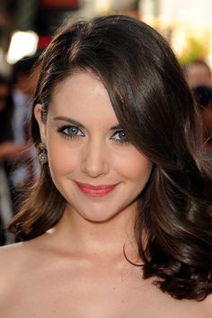 Dark Brown Hair Color Ideas For Blue Eyes Chocolate Brown Hair Pale Skin, Dark Brown Hair Pale Skin, Brown Hair Blue Eyes Pale Skin, Pale Skin Eye Makeup, Brown Hair Pale Skin, Hair Colors For Blue Eyes, Pelo Chocolate, Pale Skin Hair Color, Hair Color For Fair Skin