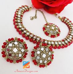 Spiegel Single Line Red Choker Halskette Ohrstecker Tikka Set

 KOSTENLOSER Versand von Kanada in die USA, Europa, Italien, Norwegen und überall sonst möglich.



 Entdecken Sie weitere PUNJABI BRAUTSCHMUCKSETS

 👉 PUNJABI BRAUTSCHMUCK ONLINE

 🛒 INDISCHER BRAUTSCHMUCK



 📦 Unübertroffener KOSTENLOSER weltweiter Versand 












 Anantdeep, Kanada ⭐️⭐️⭐️⭐️⭐️

 Tolle Erfahrung mit Amazon-Designs. Habe eine kleine Sache gekauft, aber sie bietet trotzdem den besten Service 🧡 ♥️ , im Red Choker Necklace, Bridal Jewellery Online, Red Choker, Indian Bridal Jewellery, Europe Italy, Potli Bags, Jewellery Sets, Single Line, Studs Earrings