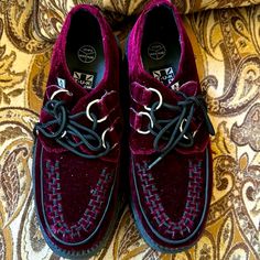 Brand New Tuk Burgundy, Velvet, Mondo Creepers Men’s Size 5 / Women’s Size 7 Never Worn Still In Box Tuk Creepers Outfit, Creepers Outfit, Velvet Creepers, Tuk Creepers, Tuk Shoes, Burgundy Velvet, Stocking Tights, Fit Board Workouts, Fashion Fits