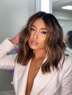 Low Maintenance Balayage Hair, Brown Hair Morena Skin, Highlights For Morena Skin, Hype Hair, Short Hair Highlights, Brown Hair Looks, Haircuts For Medium Hair, Brown Hair With Highlights, Hairstyles Haircuts