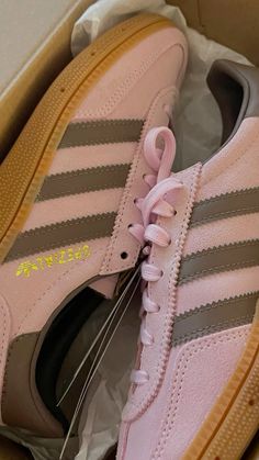 #spezial Wishlist 2024, Social Art, Pink And Brown, Swag Shoes, Pink Brown, Shoe Game, Cute Shoes, Shoe Brands