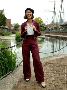 Vintage Corporate Outfits, Modern 1950s Outfits, Retro Wide Leg Pants For Work In Fall, Classic Wide Leg Pants For Daywear, Fitted Vintage Wide Leg Pants For Fall, Fitted Pants For Fall Daywear, Fitted Pants For Daywear In Fall, Retro Formal Bottoms For Fall, Tailored Vintage Pants For Workwear