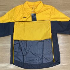 Nike Sudadera Cortavientos Para Hombre Ligera Con Cremallera De 1/4 Talla S !!!ENVIO RAPIDO!!! ¡TODOS LOS ARTÍCULOS SON 100% AUTÉNTICOS GARANTIZADOS! ¡SIN FALSAS NI VARIANTES! la póliza Pagos Pagos deben de ser recibidos 48 despues de la compra. Envio El envío se procesará dentro de 1 día hábil de la compra, una vez que se haya asegurado el pago.  Si su artículo no llega como se describe o está defectuoso, se acepta la devolución para un reembolso dentro de los 30 días posteriores a la compra. E Nike Windproof Nylon Track Jacket, Nike Outdoor Outerwear With Double-lined Hood, Nike Moisture-wicking Hooded Jacket For Streetwear, Nike Nylon Track Jacket With Double-lined Hood, Nike Sporty Moisture-wicking Hooded Jacket, Best Deals, Nike