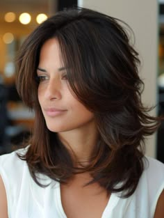 Layer Haircut For Medium Hair Round Face, Haircut For Short Length Hair, Haircut For Shoulder Length Hair, Haïr Cut For Medium Hair, Layered Haircut For Fine Hair, Short Haircut Layers, Layered Hair Shoulder Length, Layered Shoulder Length Hair, Layered Haircuts Straight Hair