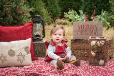 Holiday Mini Session Ideas Outdoor, Simple Christmas Mini Sessions Outdoor, Simple Christmas Photoshoot, Christmas Mini Session Ideas Indoor, Xmas Photoshoot, Christmas Family Photoshoot, Holiday Mini Session