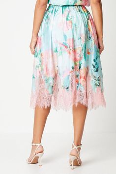 Ethereal organza midi skirt with an alluring lace trim
Vibrant abstract floral print in soft, romantic hues
Flattering A-line silhouette with a flared hem
Fully lined for a smooth, luxurious drape
Concealed side zip closure for a seamless finish
Exuding effortless elegance, this printed organza midi skirt from Coast is a sophisticated choice for formal occasions. The abstract floral motif in soft, romantic shades lends a dreamy, feminine appeal, while the lace-trimmed hem adds a delicate touch of allure. Pair it with a silk camisole and strappy heels for a wedding guest ensemble that radiates refined grace, or complement it with a tailored blazer and embellished clutch for a chic look at the races. Heels For A Wedding, Organza Midi Skirt, Occasion Dresses Wedding Guest, Printed Organza, Embellished Clutch, Tall Dresses, Petite Coat, Abstract Floral Print, Silk Camisole