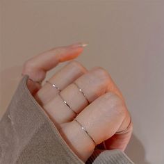 Normcore Style, Minimalist Accessories Jewellery, Simplistic Jewelry, Stylish Jewelry Accessories, Fancy Jewelry Necklace, Pretty Jewelry Necklaces, Fancy Jewellery Designs, Minimalist Accessories