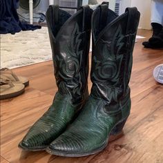 Justin Cowgirl Cowboy Western Boots Lizard Green. Size 7b. Retail For $450 Womens Cowgirl Boots Green, Womens Cowgirl Boots, Lizard Skin, Timberland Style, Fashionable Snow Boots, Cowgirl Cowboy, Square Toe Boots, Cowgirl Western, Justin Boots