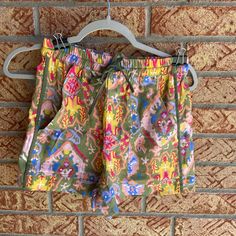 Zara Linen Floral Shorts, Front Pockets, Drawstring, Rear Pockets, Piping Down The Sides, Can Be Worn With Many Solid Color Tops -N3 Color Tops, Zara Shorts, Floral Shorts, Linen Shorts, Green Yellow, Piping, Zara, Solid Color, Womens Shorts