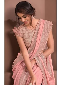 Chiffon Blouses Designs, Georgette Silk Saree, Border Art, Lace Blouse Design, Netted Blouse Designs, Latest Bridal Blouse Designs, Model Blouse Designs, Net Blouse, Traditional Blouse Designs