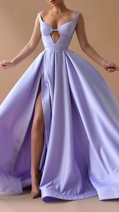 Feel absolutely stunning in this A-Line Elegant & Luxurious Sweetheart Satin Lilac Long Formal Prom Dress! Its sweetheart neckline and satin silhouette show off your curves in all the right places for an unforgettable prom experience. Dare to turn heads and expect compliments. Lilac Outfit Ideas, Outfit Ideas Wedding, Classic Prom Dress, Simple Prom Dress Long, Formal Prom Dresses Long, Prom Dresses Simple, Formal Prom Dresses, Satin Homecoming Dress, Strapless Prom Dresses