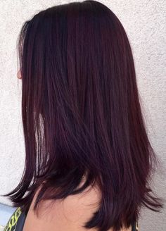 Dark Violet Hair, Shades Of Burgundy Hair, Free Hairstyles, Pelo Color Vino, Dark Burgundy Hair, Burgandy Hair, Red Violet Hair, Burgundy Hair Color, Maroon Hair