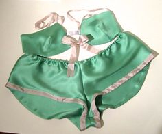 This is a digital, print-at-home reproduction of an incredibly rare 1930s Ladies Brassiere and Tap Pants sewing pattern.  The bra is very unusual for the 1930s and features ribbon trimmed, darted cups gathered with a small elastic insert at the faux crisscross front. The straps are ribbon as well and the back is finished with a length of elastic. The panties are also quite unique with side panels inserted with diagonal seams. The back is finished with a small gathered length of elastic and th... Panty Sewing Pattern, Panty Sewing, Plus Size Vintage Fashion, Pants Diy, Retro Hairstyles Tutorial, Upcycle Clothing, Ma Cherie, Tap Pants, Pants Sewing Pattern