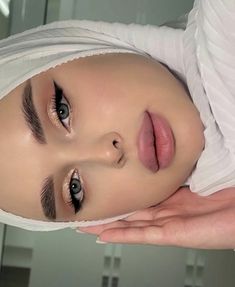 Makeup Tips Eyeshadow, Bentuk Alis, Classy Makeup, Prom Eye Makeup, Soft Makeup Looks, Eye Makeup Pictures, Fancy Makeup, Makeup Eye Looks, Nude Makeup