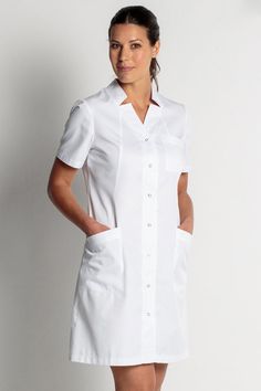 Bata de manga curta com decote em V-RAG Tailors Nurses Uniform Modern, Nurse Scrub Dress, Nurse Dress Uniform, Scrubs Dress, Blouse Nylon, Scrubs Outfit, Nursing Fashion, Nursing Wear, Lab Coats