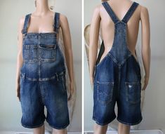 PEPE Jeans Blue Overalls Denim Jumpsuit  Medium Size > 98% Cotton,  2% Elastane > Unlined > Label size : M NOTE. Actual colors may vary. This is due to the fact that each monitor has different possibilities for displaying colors, and everyone sees these colors in their own way. PLEASE, look the actual measurements in description which are taken by hand and thus show the actual size. Great Vintage Condition Measurements (laying flat) : Overall length : 92 cm / 36.2'' (adjustable) Pant leg inseam : 15 cm / 5.9'' Waist : 48 cm / 18.9'' Hips : 51 cm / 20.1'' Please check measurements to insure a proper fit. Remember to allow yourself some extra room for movement. You can compare these with something from your closet that fits you well. Fitted Denim Shortalls With Pockets, Fitted Denim Blue Shortalls With Pockets, Fitted Denim Shortalls In Dark Wash, Fitted Dark Wash Denim Shortalls, Vintage Blue Denim Overall Jumpsuit, Denim Blue Overalls With Button Closure, Non-stretch Sleeveless Denim Blue Jumpsuits And Rompers, Vintage Denim Blue Bib Front Overalls, Non-stretch Blue Denim Overalls