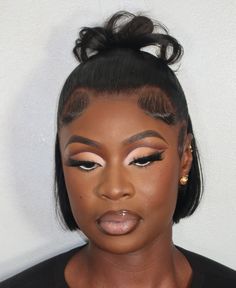 Light Skin Makeup Looks, Dark Skin Eyeshadow, Client Makeup, Light Skin Makeup, Makeup Favorites, Makeup Sets, Makeup 101, Pretty Makeup Looks, Face Beat