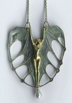 Art Nouveau Jewelry Necklace, Bat Woman, Lalique Jewelry, Bijoux Art Nouveau, Nouveau Jewelry, Art Nouveau Jewelry, Deco Jewelry, 영감을 주는 캐릭터