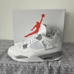 Air Jordan 4 Retro White Oreo 2021 Unisex Sneakers See Picture For Details Eu 41(Us Men's 8 Or Women's 9.5) 26cm Brand New In Box Nike Unisex Shoes, Air Jordan 4 Retro White Oreo, White Oreo Jordan 4 Fits, White Jordans 4s, Jordan 4s Aesthetic, Oreo Jordan 4’s, Jordan 4 White Oreo Outfit, White Oreo Jordan 4, Oreo Jordans