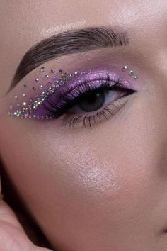 Maquillage Yeux Cut Crease, Makeup Ojos, Festival Make Up, Concert Makeup, Rhinestone Makeup