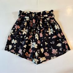 Shein Small Black Pink White Flower Floral Shorts With Belt. Like New! I'm Not Sure These Were Ever Worn So They Might Be Brand New! I Have Lots More Shorts Listed! Shein Shorts, Shorts With Belt, Floral Shorts, White Flower, White Flowers, New Color, Pink White, Black Pink, Like New