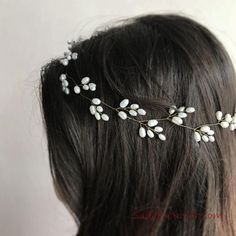 2019 Gelin Tacı Modelleri ve Gelin Saçı Örnekleri Diy Pearl Hair Accessories, Homemade Hair Accessories, Diy Tiara, Bead Hair Accessories, Bridesmaid Hair Accessories, Hair Accessories Pearl, Hair Adornments, Vintage Headbands, Medieval Jewelry