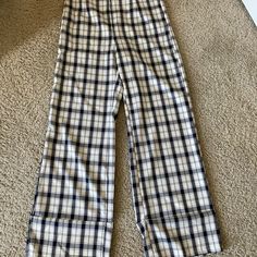 Size 4. Brand New, Never Been Worn! Spring Plaid Loungewear Pants, Plaid Wide-leg Pants For Spring, Spring Plaid Wide-leg Pants, Plaid Wide-leg Cotton Pants, Plaid Cotton Wide-leg Pants, Plaid Trousers For Loungewear, Spring Plaid Wide Leg Pants, Plaid Cotton High-waisted Pants, Plaid Cotton Bottoms For Work