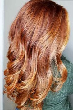 Today Is The Day To Say Yes To Strawberry Blonde Hair ★ Jahodová Blond, Red And Blonde, Red Hair With Blonde Highlights, Dekoratívne Vence, Red Blonde Hair, Balayage Blond, Styled Hair, Copper Hair Color, Strawberry Blonde Hair