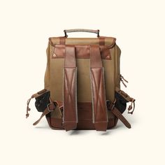 Classic Canvas Hiking Backpack | Field Khaki w/ Chestnut Brown Leather Buffalo Jackson, Waxed Canvas Backpack, Military Bag, Commuter Backpack, Cafe Racer Bikes, Vintage Backpacks, Commute To Work, Chestnut Brown, Vintage Canvas