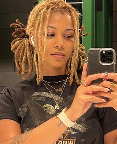 Short Dreadlocks Hairstyles, Dreads Girl, Dreadlock Style, Dreadlock Styles, Dreads Styles, Hair Locks