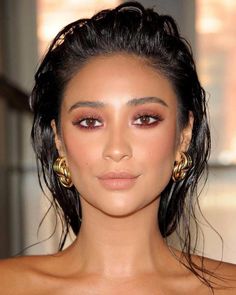 Makeup Birthday, Makeup Glam, Birthday Makeup, Smink Inspiration, Natural Glam, Celebrity Makeup Artist, Shay Mitchell, Celebrity Makeup, Smokey Eye Makeup