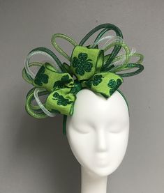 Derby Hats Diy Ideas, Derby Hats Diy, St Pats, Wedding Fascinators, Diy Hat, Fur Scarf, Business Photos