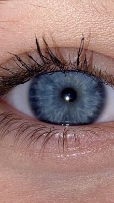 #ocean #blue #oceaneye #blueye #eyes Light Blue Eyes With Dark Ring, Blue Eyes Vision Board, Icy Blue Eyes Aesthetic, Midnight Blue Eyes, Blue Eyes In The Sun, Ocean Blue Eyes Aesthetic, Tan Skin Blue Eyes