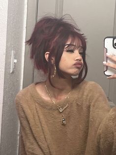 Short Grunge Hair, Y2k Hairstyles, Dyed Hair Inspiration, Peinados Fáciles Para Cabello Corto, Hair Stylies, Alternative Hair, Dye My Hair, Cut My Hair, Hair Inspo Color