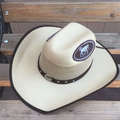 Size Medium 22.5 Casual White Straw Hat For Country Events, White Fitted Country Style Straw Hat, White Fitted Country Straw Hat, Employee Uniform, Chicago Bulls Snapback Hat, Custom Trucker Hats, New Era Fitted, Cap Mens, Mens Beanie