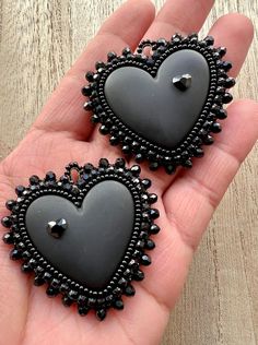 Beaded Earrings  * 11/0 Seed Beads  * Edged with SS6 Rhinestone Chain Beaded Pins, Black Beaded Earrings, Black Heart Earrings, Beaded Stuff, Beaded Earrings Native, Earrings Patterns, Heart Earring, Rhinestone Chain, Handmade Earrings Beaded