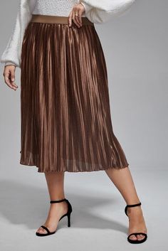 Classic fit! #plussizeskirt #plussizefashion #plussizelifestyle #plussizeootd #curvesoul Plus Size Long Pleated Skirt, Plus Size Pleated Midi Skirt, Sparkle Dress, Swimwear Dress, Tunic Tank Tops, Plus Size Womens Clothing, Pleated Midi Skirt, Fashion Advice, New Outfits