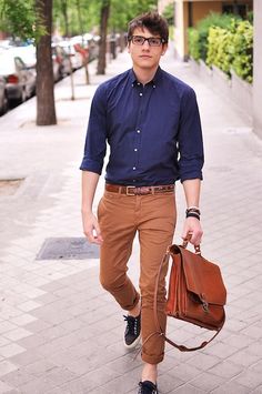 Men Work Outfits, Office Bags For Men, Chic Office Outfit, Suits And Sneakers, Mens Work Outfits, Mens Office, Man Office, Mens Fashion Smart