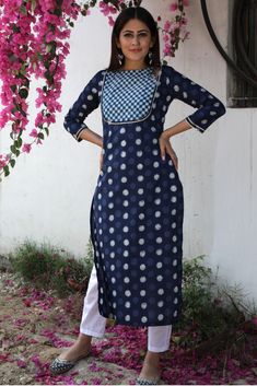 Salwar Styles, Kurti With Pants, Indian Kurti Designs, Straight Kurti, Simple Kurta Designs, Designer Kurti Patterns, Salwar Designs, Kurti Designs Latest, Long Kurti Designs