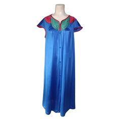 Item is pre-owned and in very good condition with no holes, tears or stains. Smoke free environment. This is a very pretty satiny nightgown with fun colors and a quilted top. Shoulder to shoulder measures 18" x pit to pit measures 23" x shoulder to hem measures 43". Blue Silk Sleepwear For Pajama Party, Blue Satin Sleepwear For Pajama Party, Blue Satin Nightgown For Night, Blue Satin Nightgown For Bedtime, Blue Satin Nightgown, Multicolor Summer Nightgown, Multicolor Cotton Nightgown, Quilted Top, Women's Nightgowns