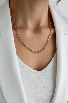 Paperclip Chain 14k Solid Gold Necklace, Rectangle Long Link Necklace, 3.7 mm Width, Oval Link Chain NecklaceMaterial: 14k Solid Gold (Not Gold Filled or Gold Plated)Karat: 14K (real gold) 585Gold Color: Yellow GoldClosure: Lobster claspWidth : 3,7 mmThickness: 1,08 mmMore Necklace • From • Ushttps://www.etsy.com/shop/FiEMMA?ref=shop_sugg§ion_id=13783302 Solid Gold Bracelet, Solid Gold Necklace, Round Rings, Rose Gold Necklace, Chain Link Necklace, Link Necklace, Paper Clip, Photo Jewelry, Chain Bracelet