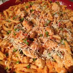 pasta with chicken, peas and parmesan cheese